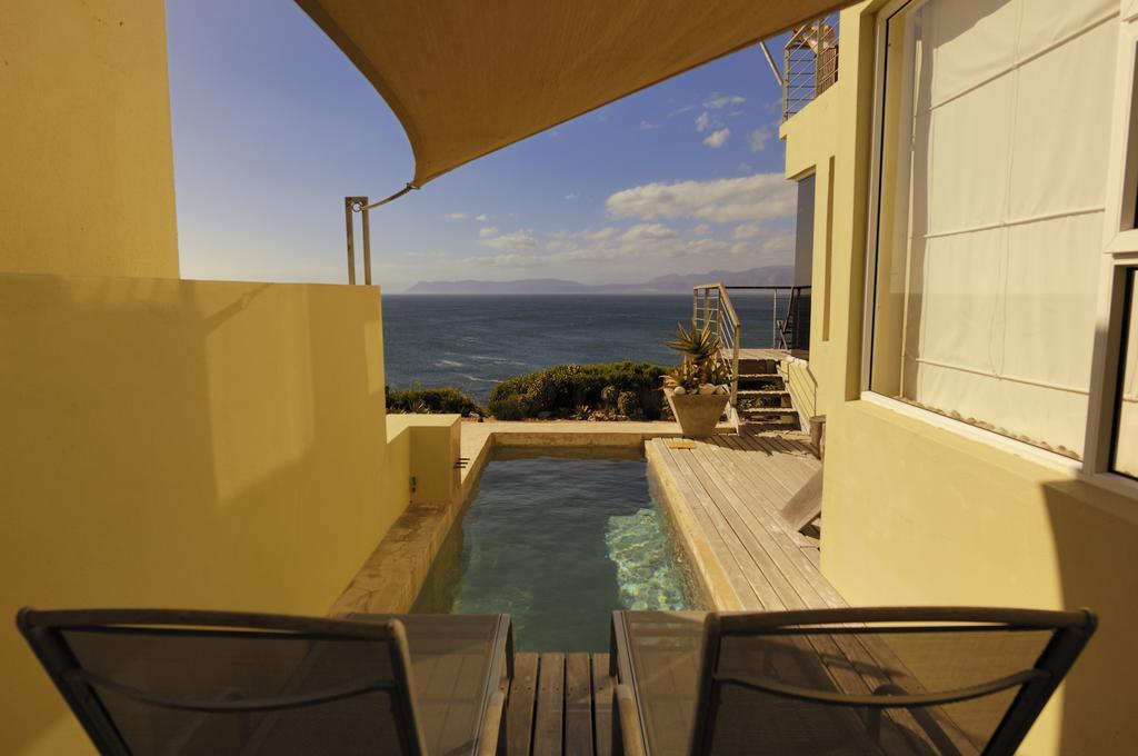 Whalesong Lodge Gansbaai Exterior foto