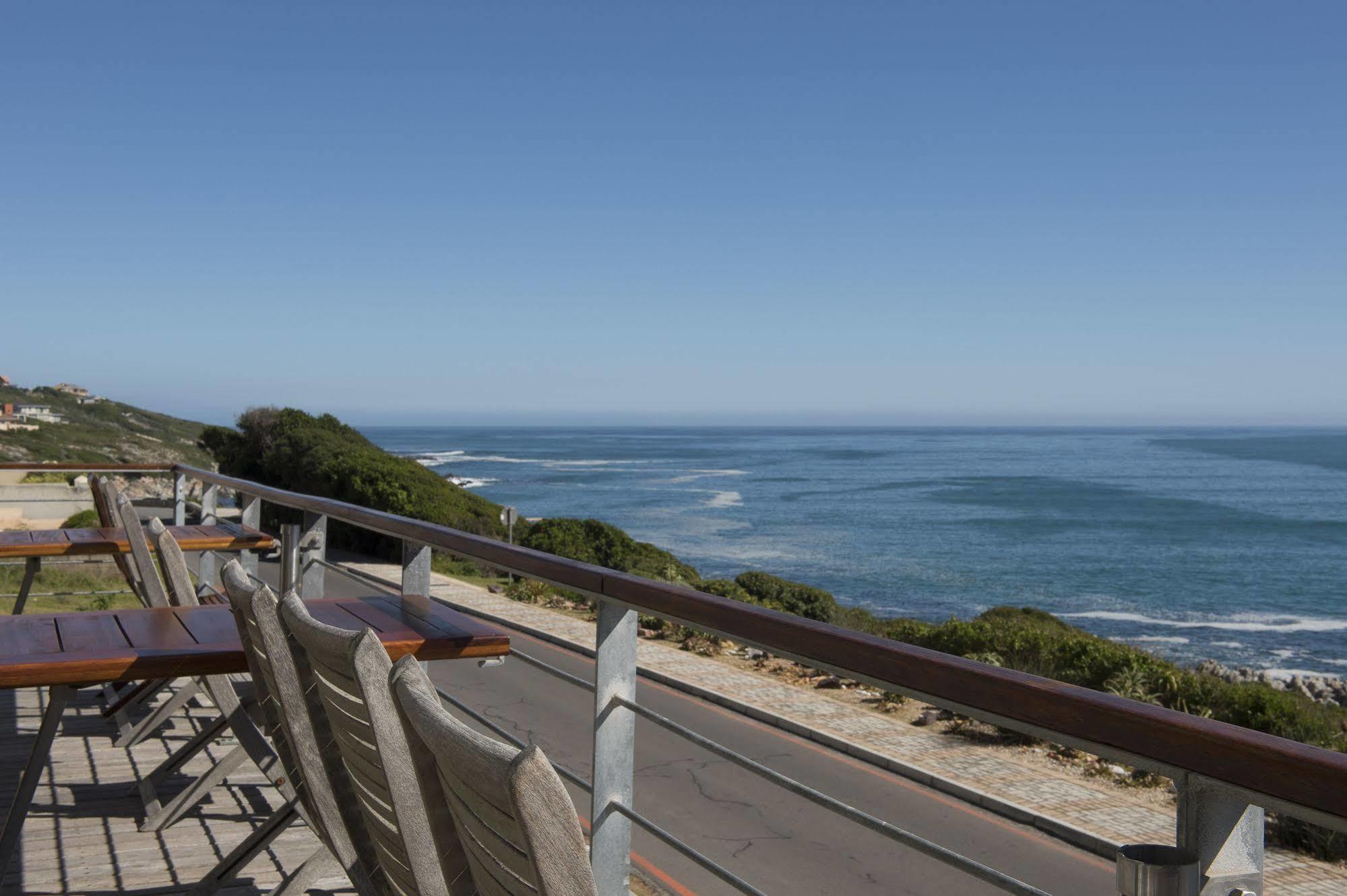 Whalesong Lodge Gansbaai Exterior foto